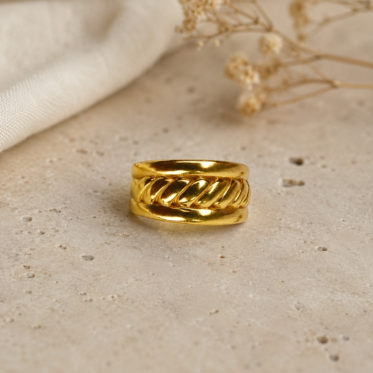 Vintage Inspired Interlock Ring – Thick Gold Plated Brass Braided Band