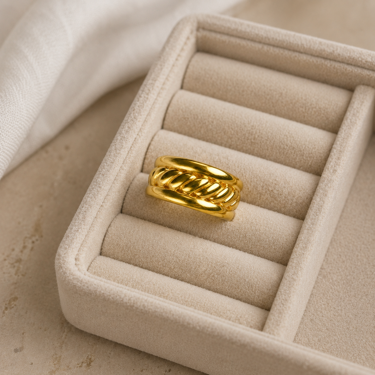 Vintage Inspired Interlock Ring – Thick Gold Plated Brass Braided Band