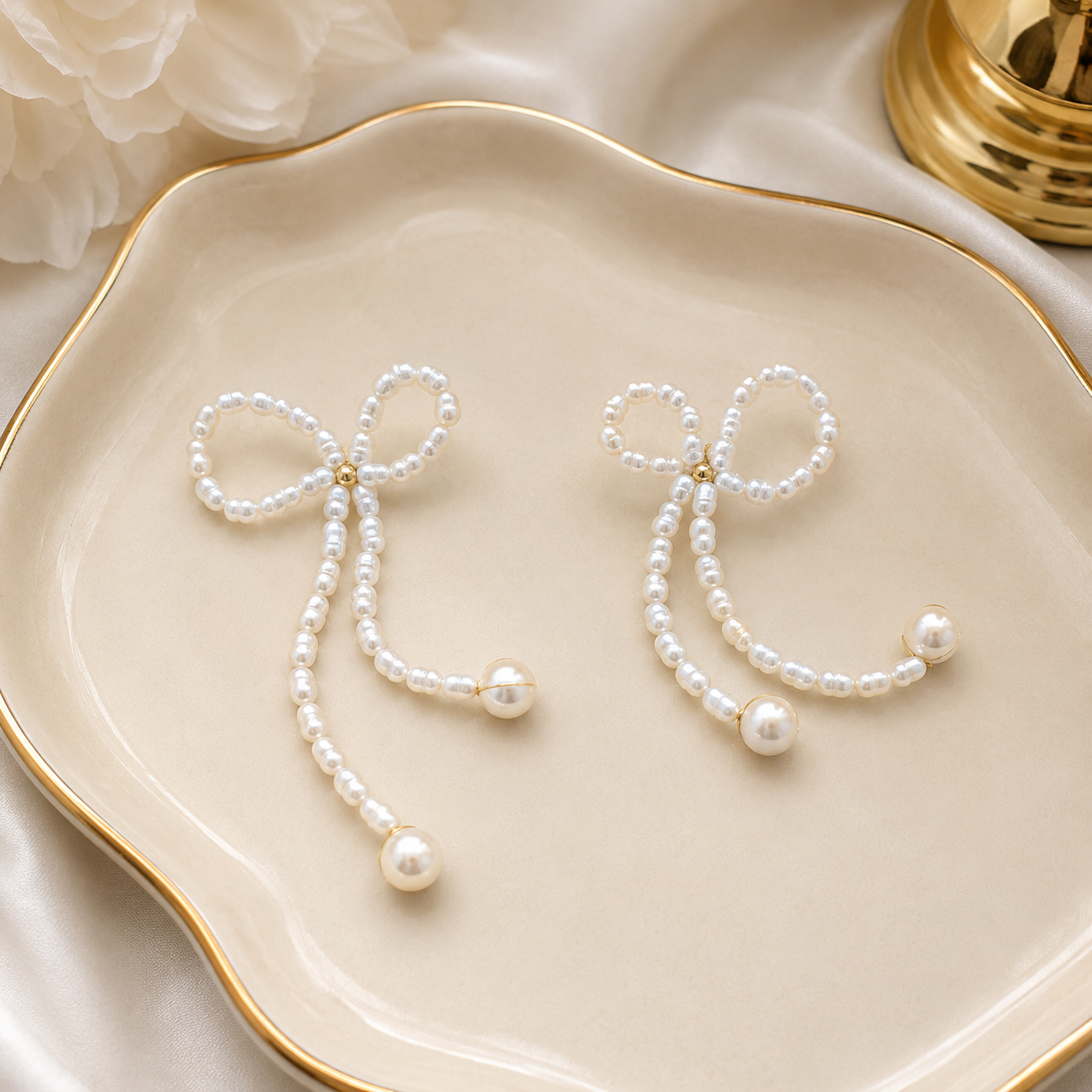 Ivory Bow Elegance Earring