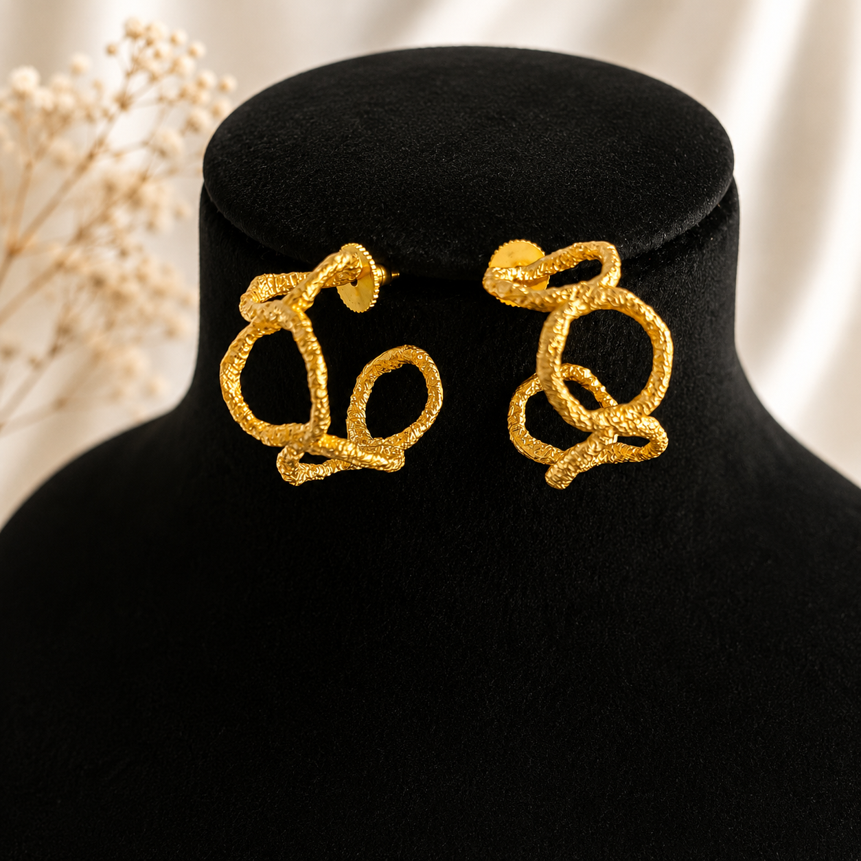 Orbit Twist Earring